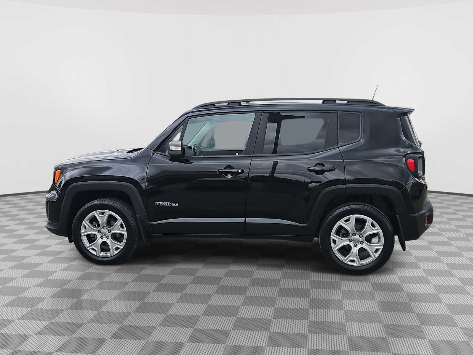 Thumbnail: 2019 Jeep Renegade - 9