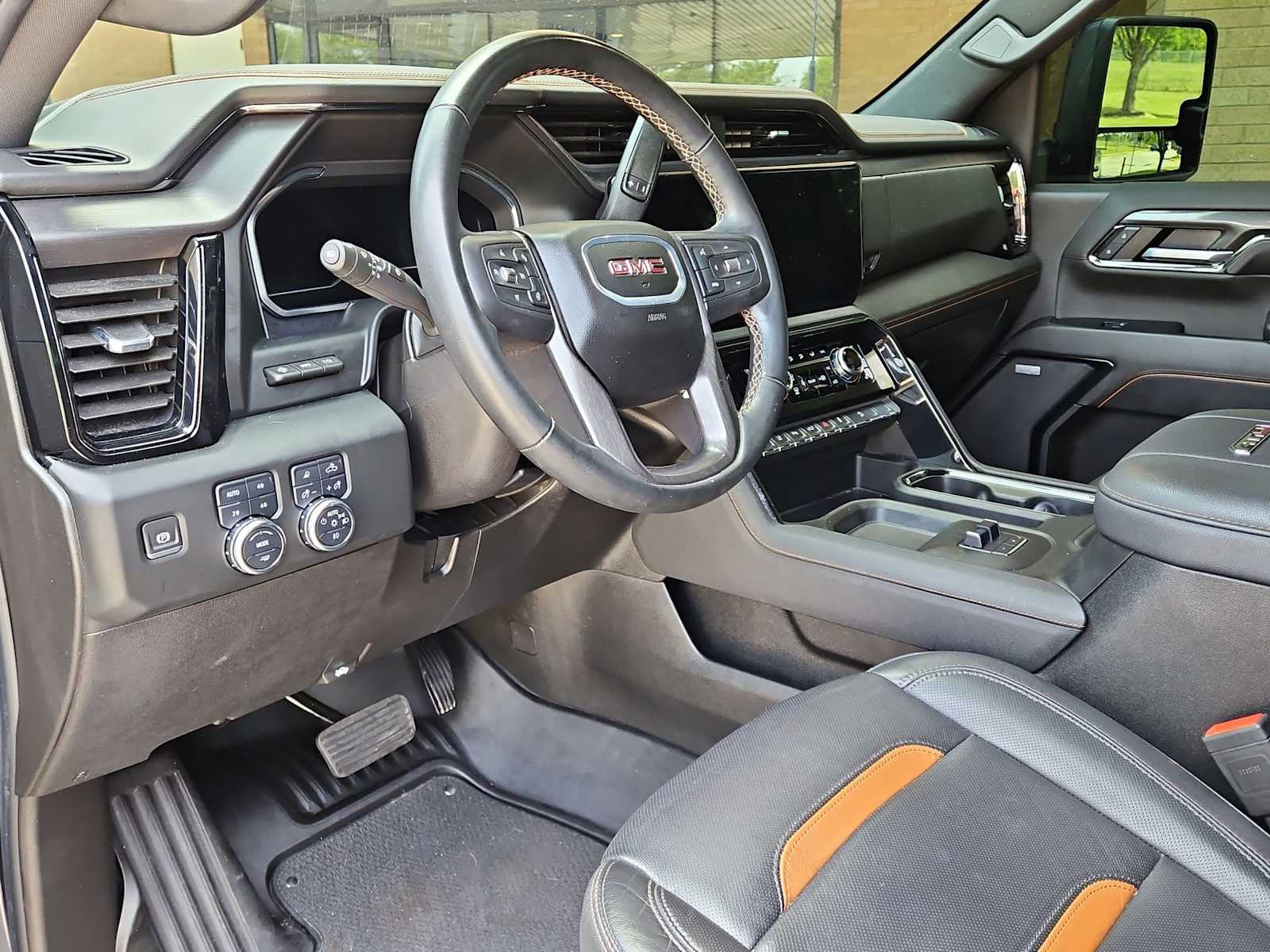 Thumbnail: 2024 GMC Sierra 2500 - 10