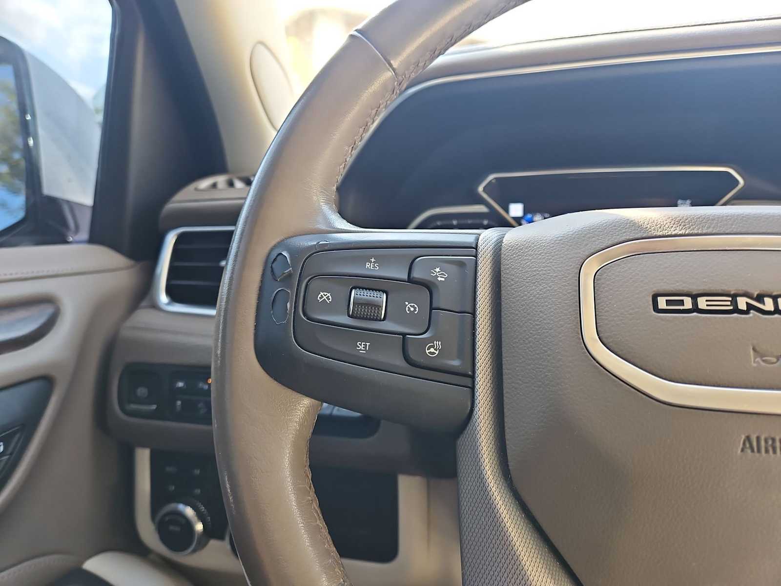 Thumbnail: 2021 GMC Yukon - 39