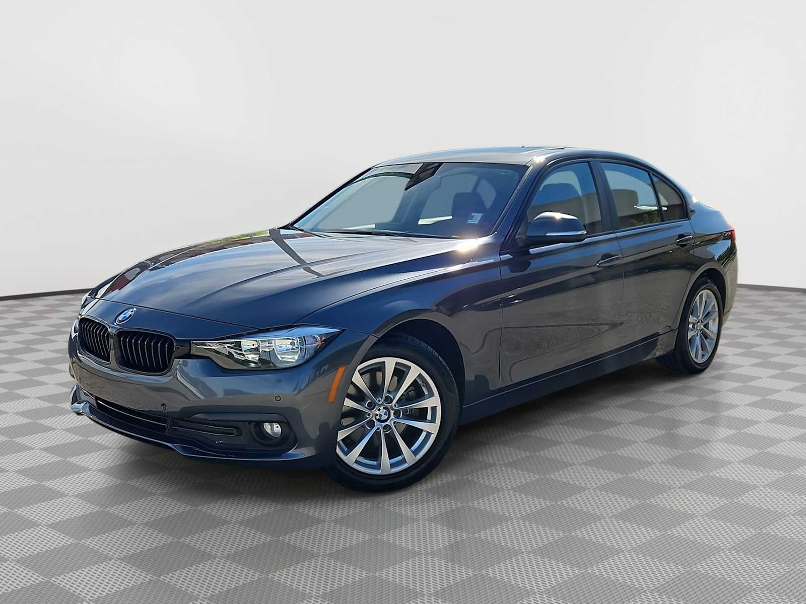 Thumbnail: 2016 BMW 3 Series - 1