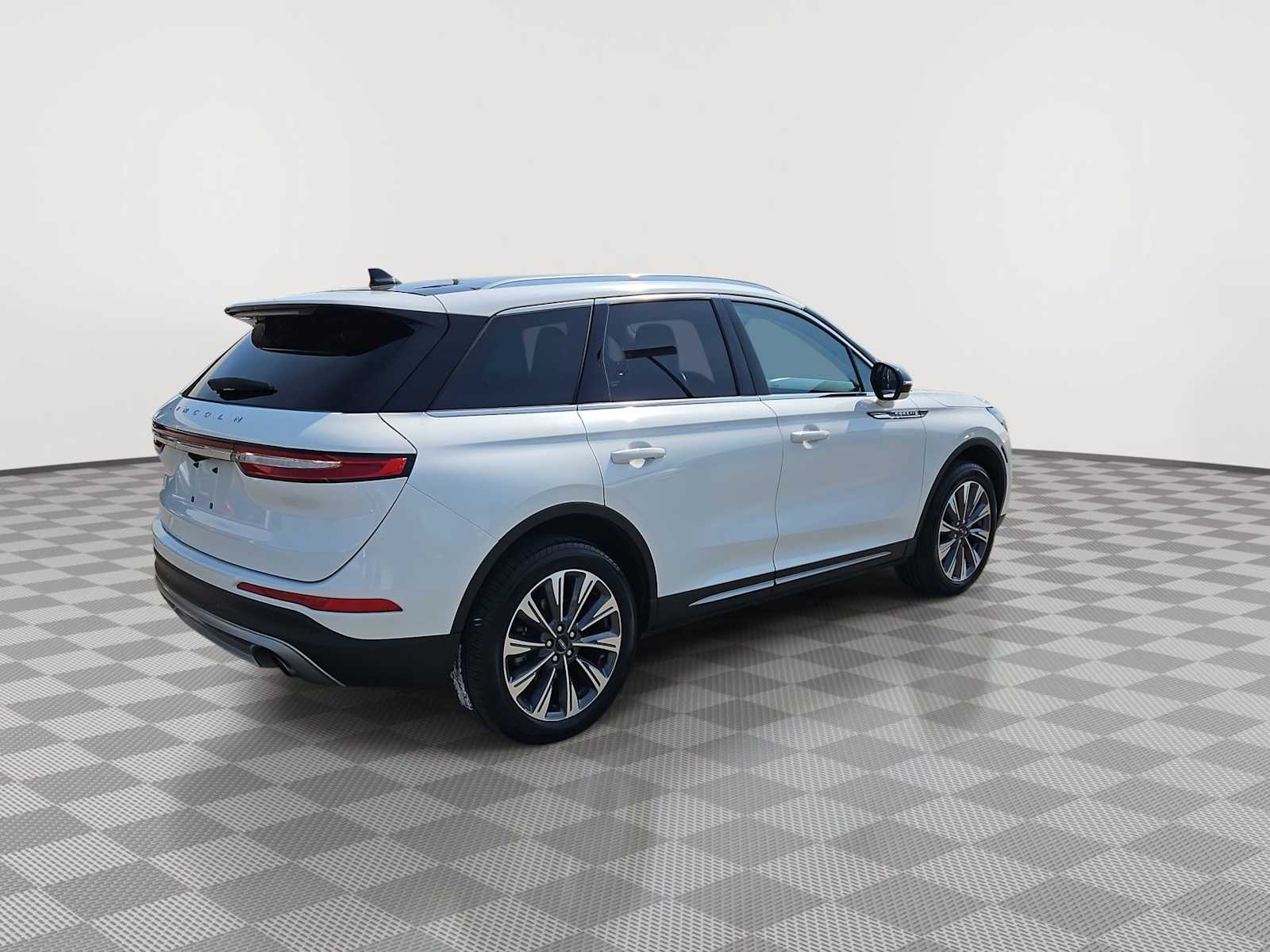 Thumbnail: 2021 Lincoln Corsair - 8