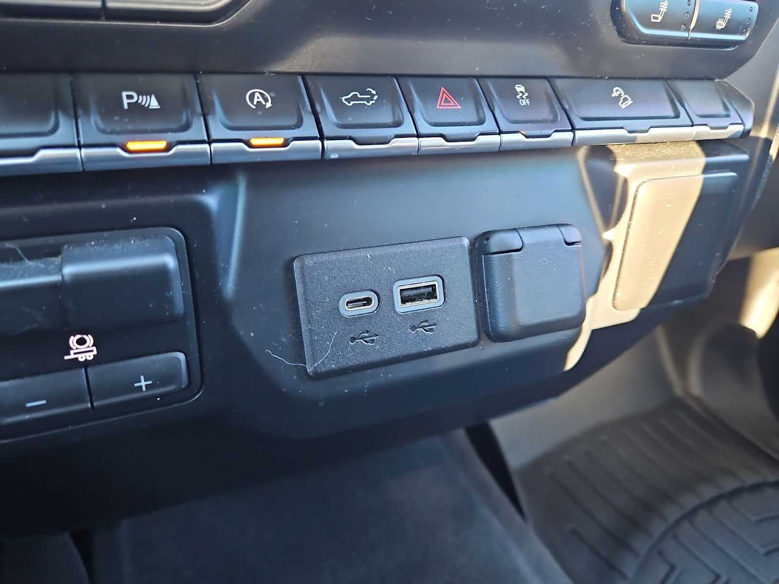 Thumbnail: 2019 Chevrolet Silverado 1500 - 30