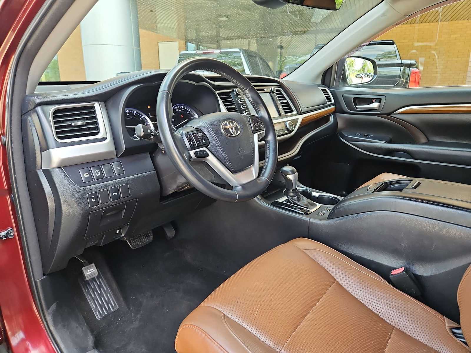 Thumbnail: 2018 Toyota Highlander - 10