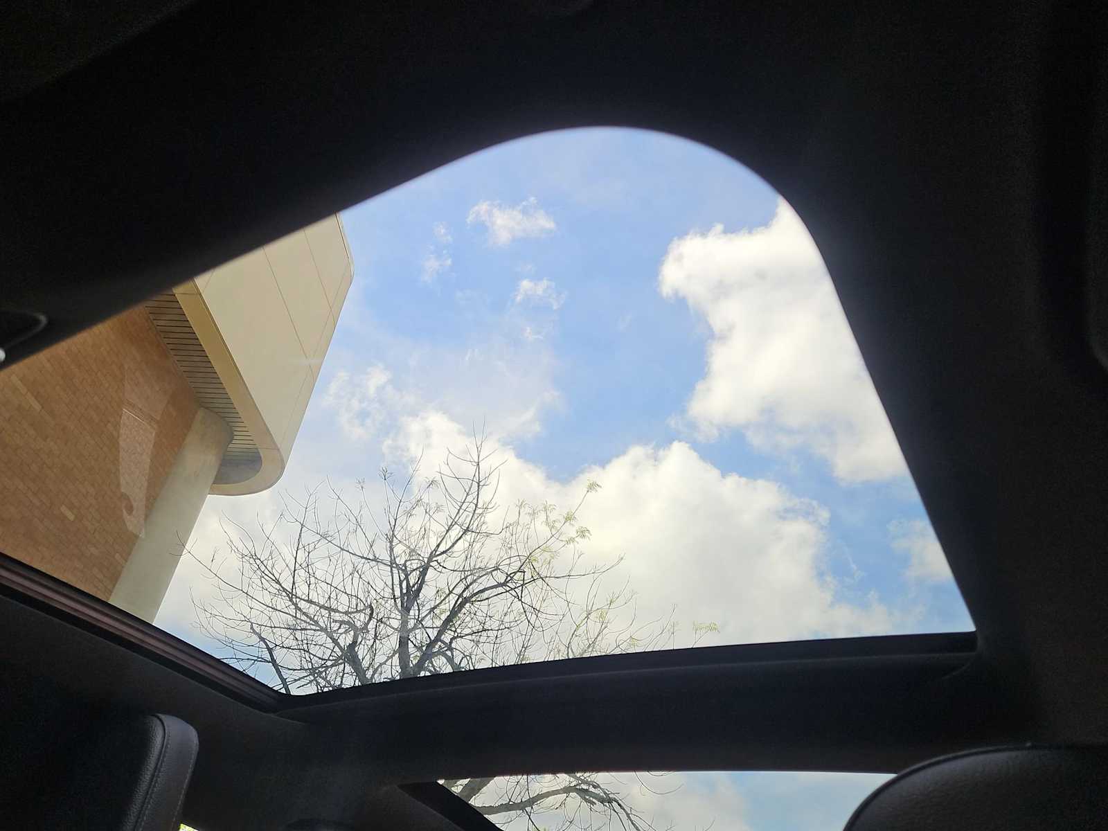 Thumbnail: 2023 Mercedes-Benz C-Class - 19