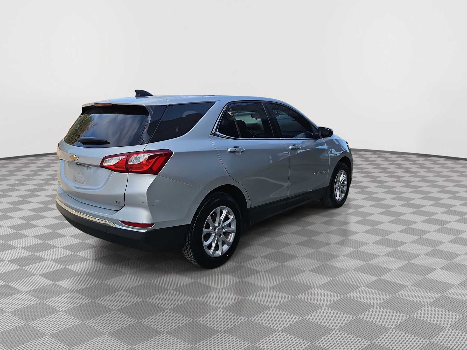 Thumbnail: 2018 Chevrolet Equinox - 9