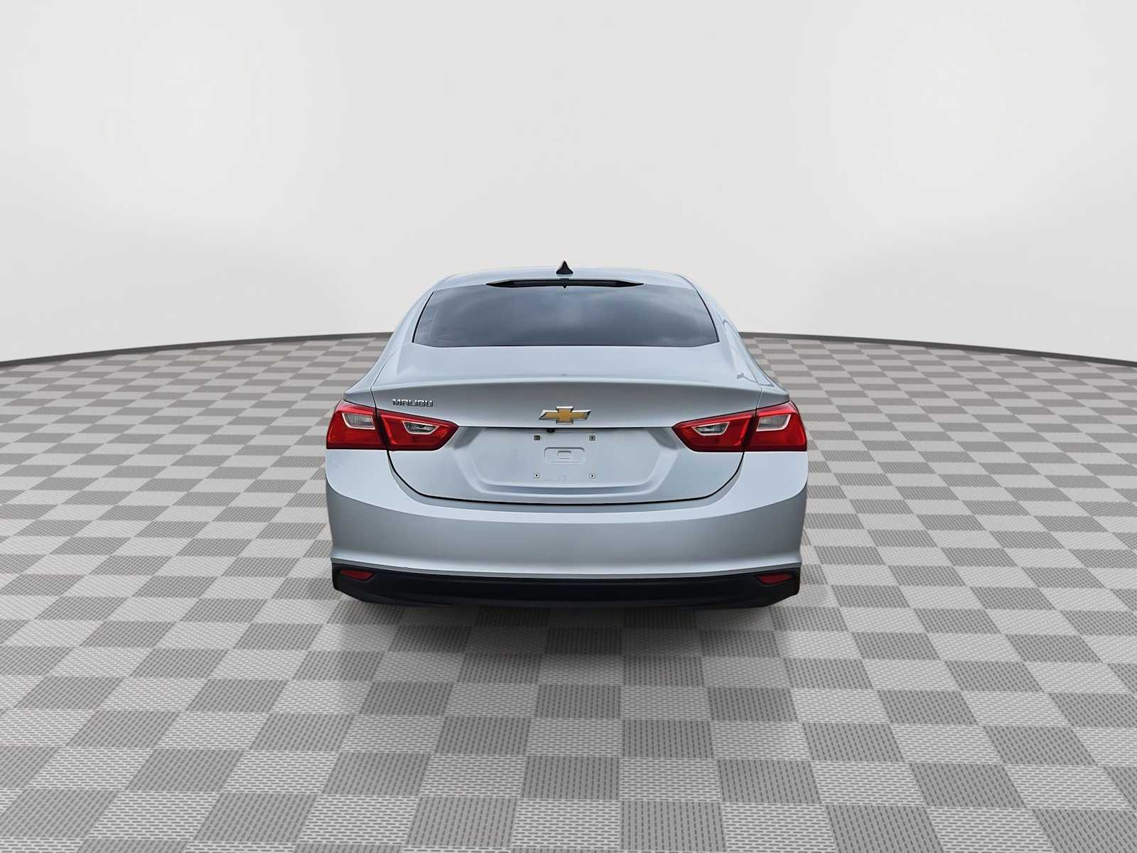 Thumbnail: 2017 Chevrolet Malibu - 7