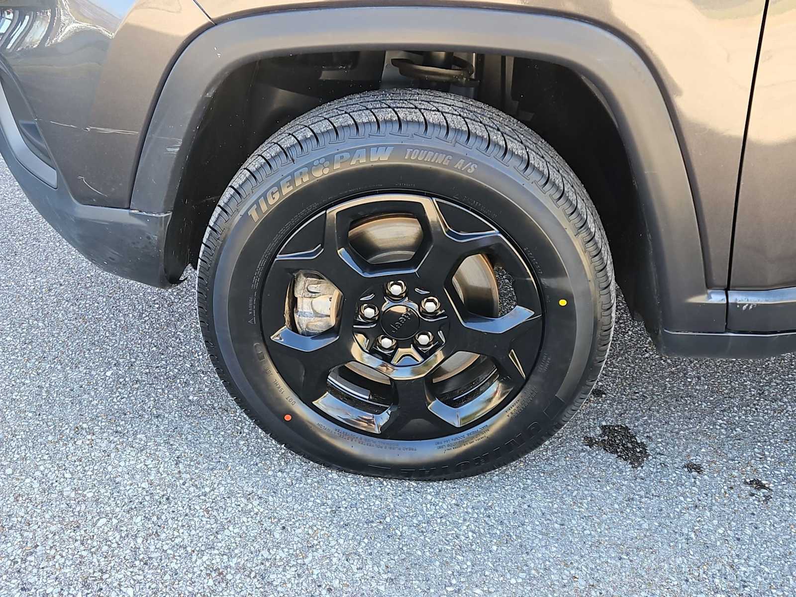 Thumbnail: 2023 Jeep Compass - 14