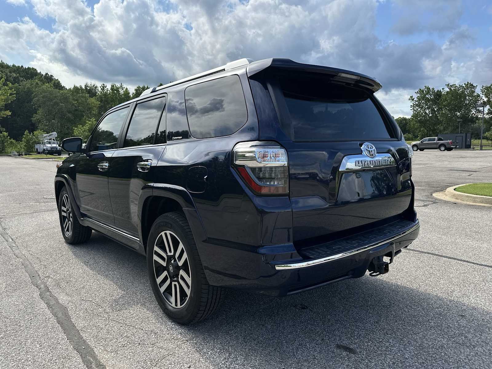 Thumbnail: 2015 Toyota 4Runner - 12