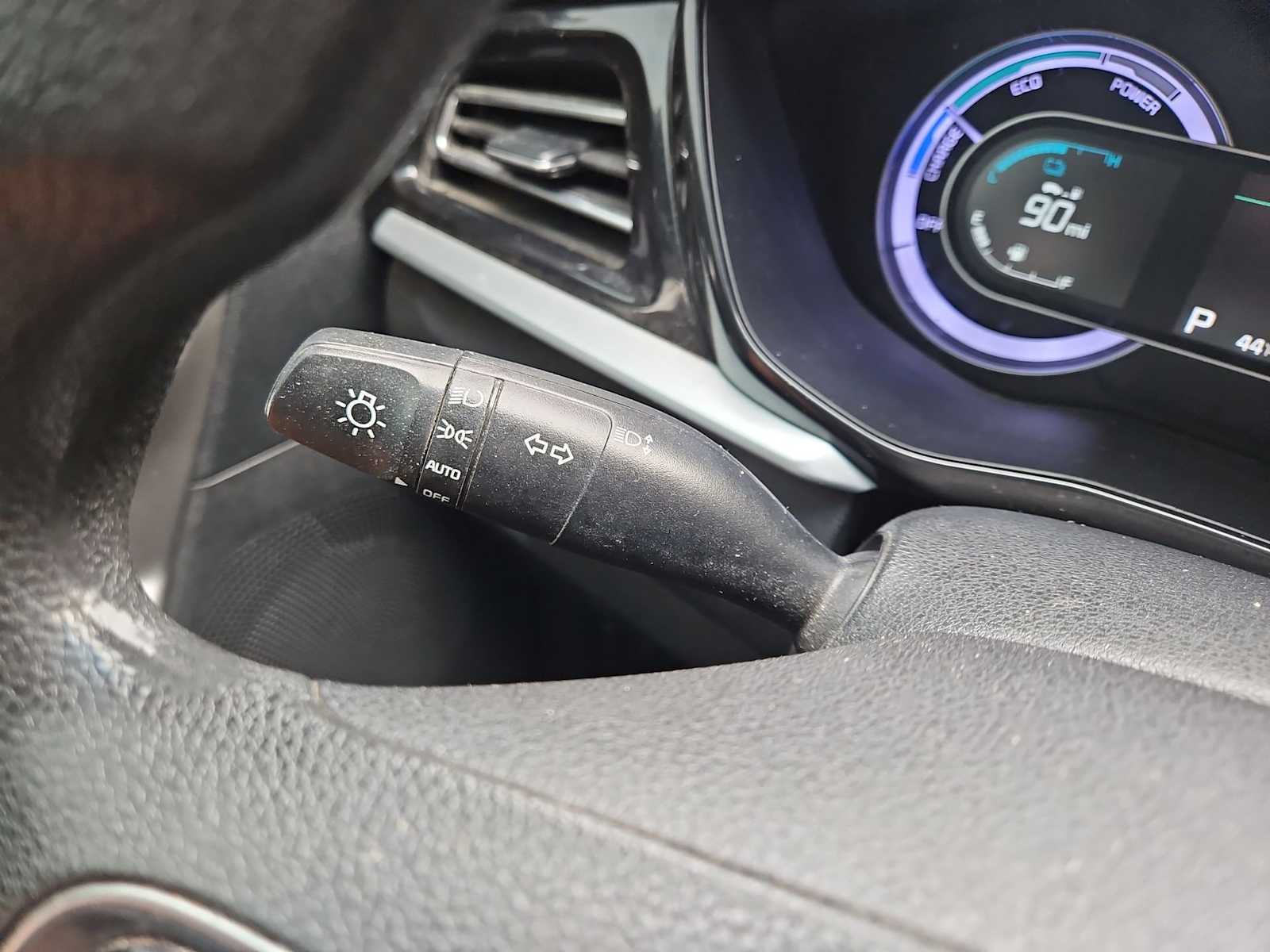 Thumbnail: 2022 Kia Niro - 26