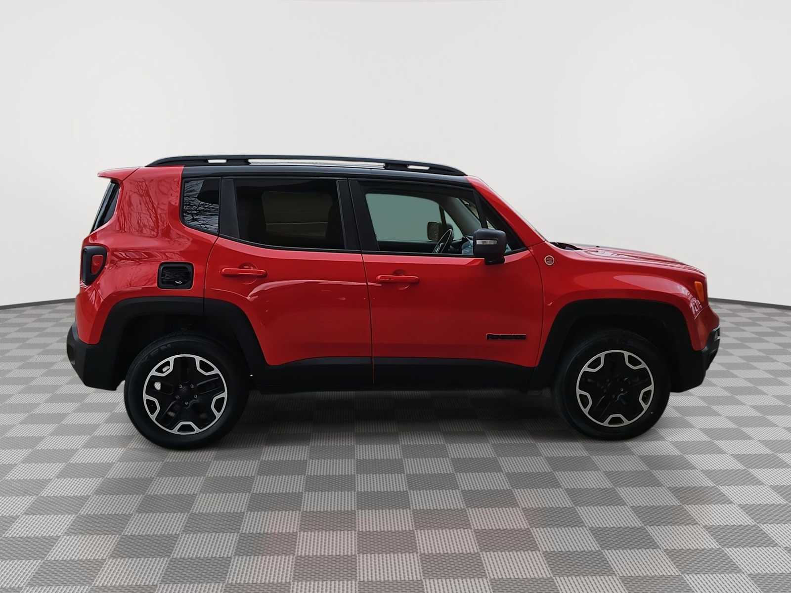 Thumbnail: 2015 Jeep Renegade - 9