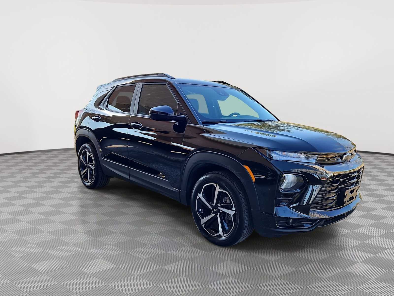 Thumbnail: 2023 Chevrolet TrailBlazer - 2