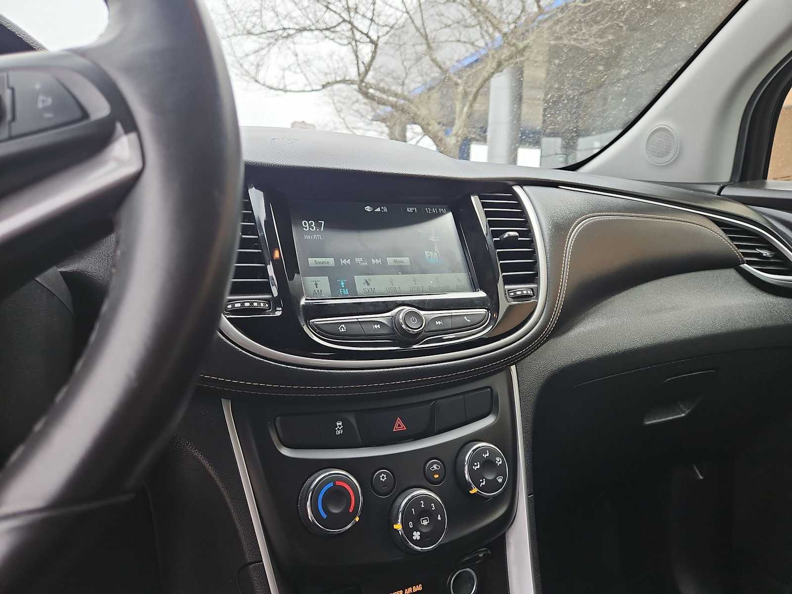 Thumbnail: 2017 Chevrolet Trax - 27