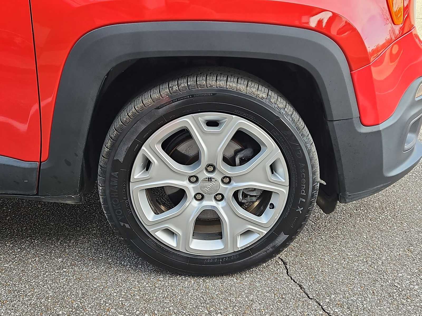 Thumbnail: 2016 Jeep Renegade - 14