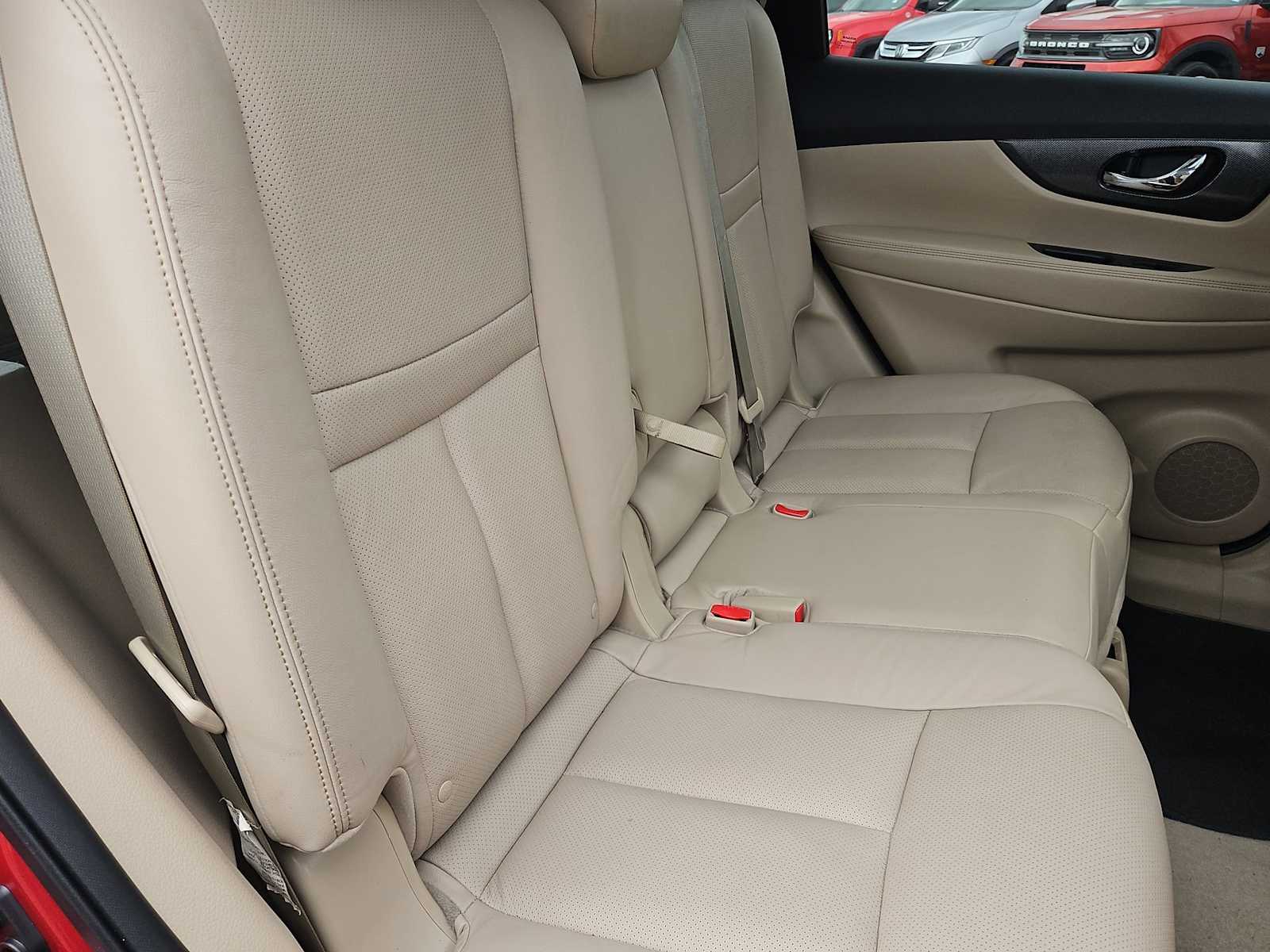 Thumbnail: 2015 Nissan Rogue - 22