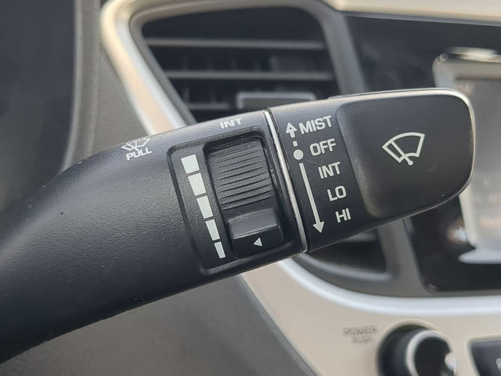 Thumbnail: 2022 Hyundai Accent - 25