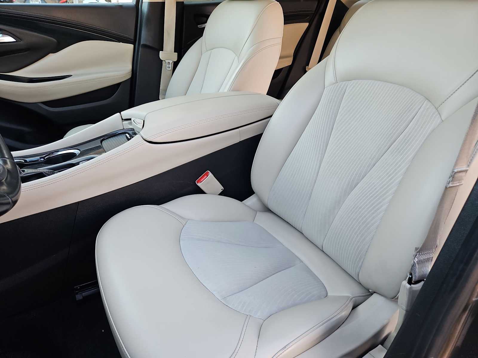 Thumbnail: 2017 Buick Envision - 17