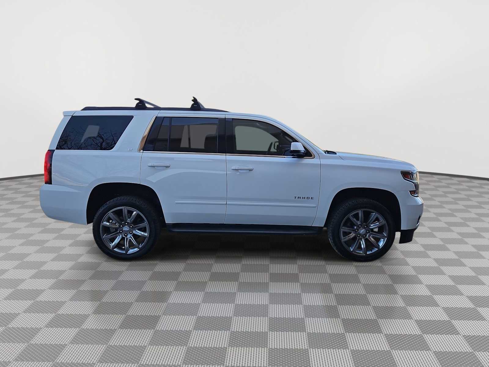 Thumbnail: 2018 Chevrolet Tahoe - 9