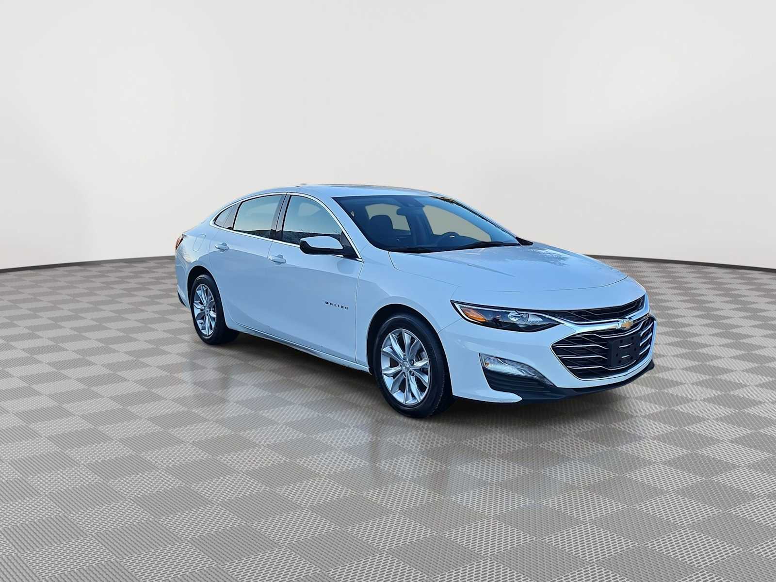 Thumbnail: 2023 Chevrolet Malibu - 2