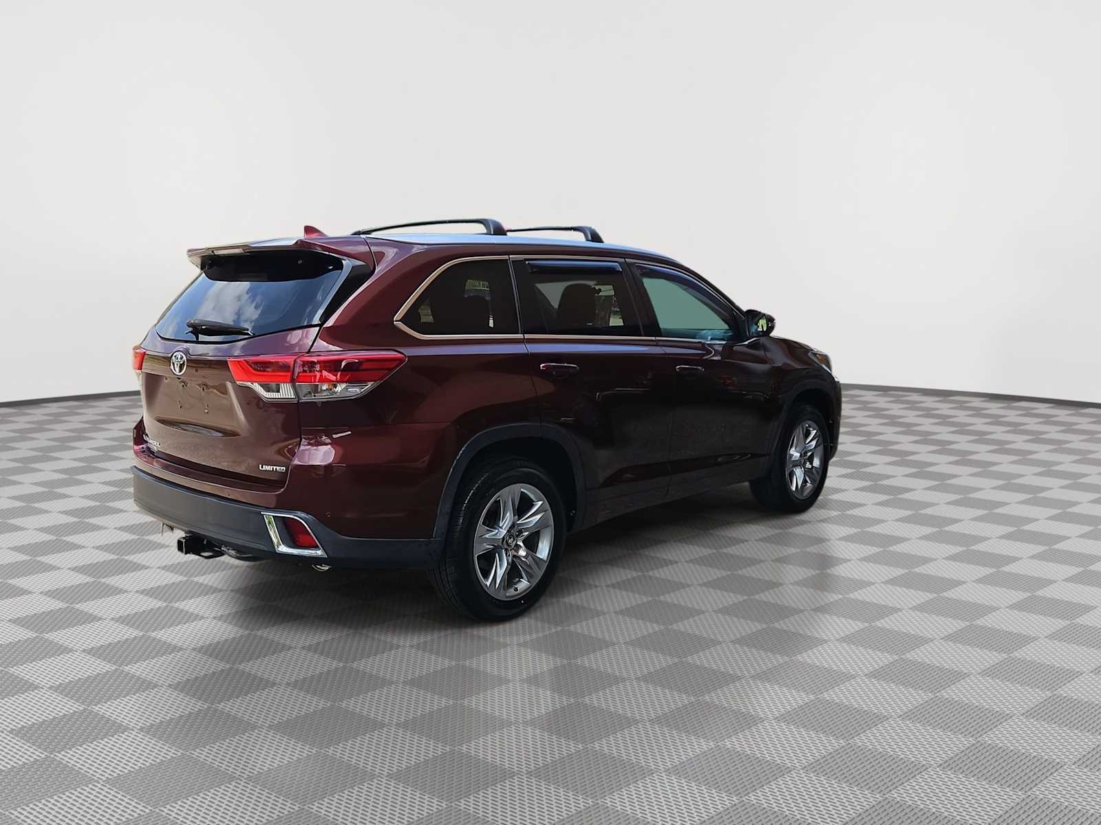 Thumbnail: 2018 Toyota Highlander - 8
