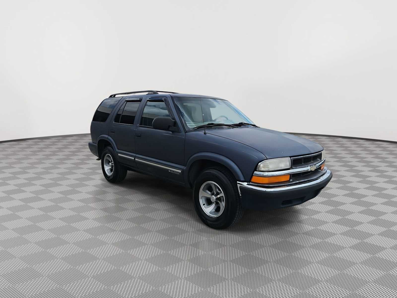 Thumbnail: 2000 Chevrolet Blazer - 3