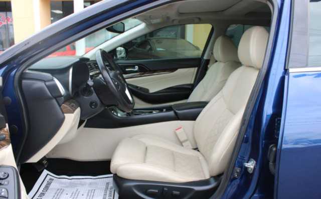 Thumbnail: 2017 Nissan Maxima - 4