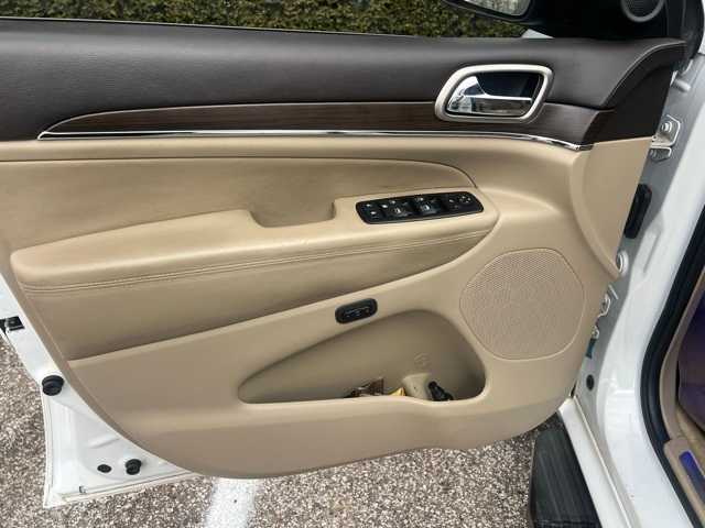 Thumbnail: 2015 Jeep Grand Cherokee - 3