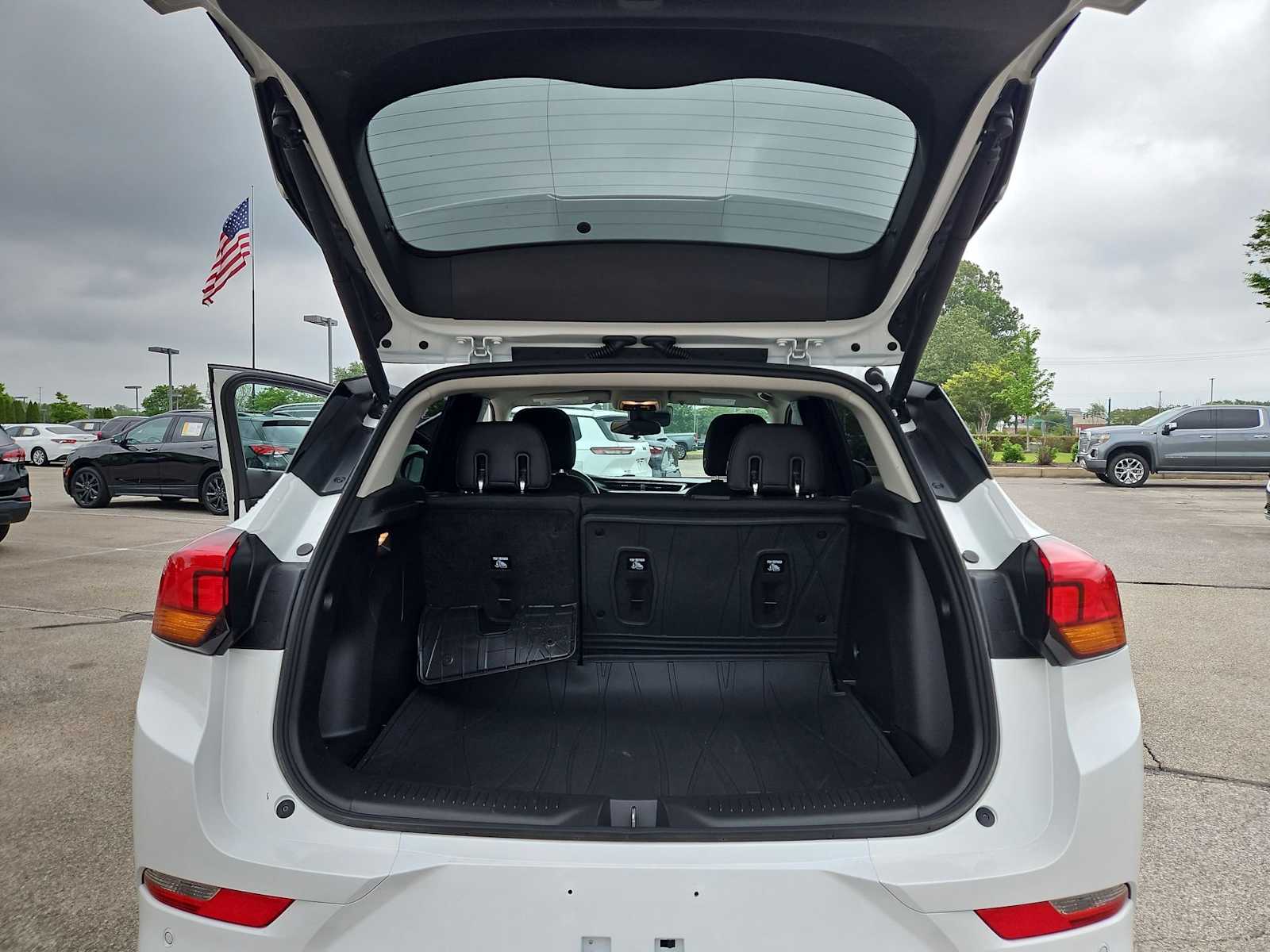 Thumbnail: 2022 Buick Encore GX - 35