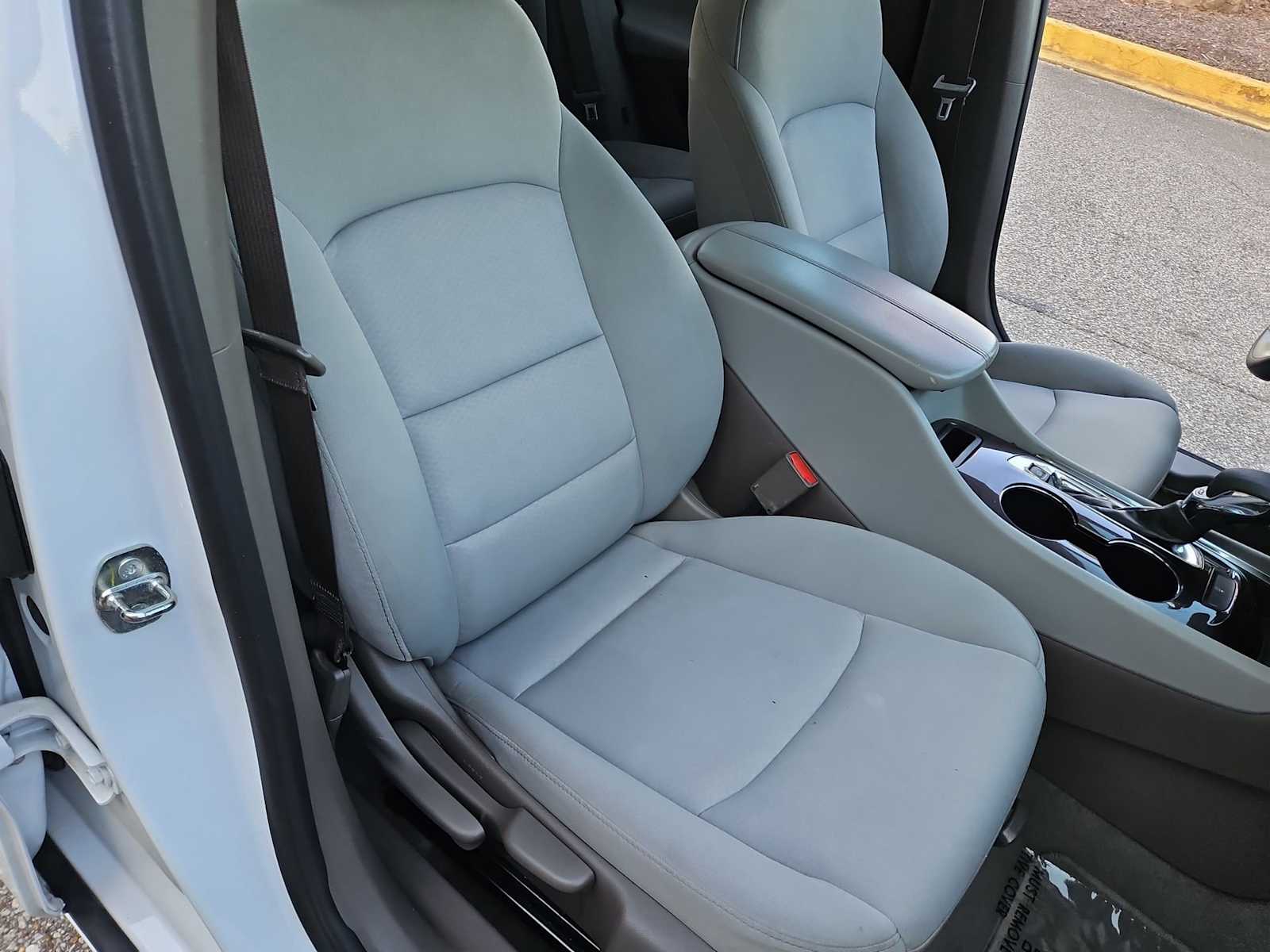 Thumbnail: 2022 Chevrolet Malibu - 21