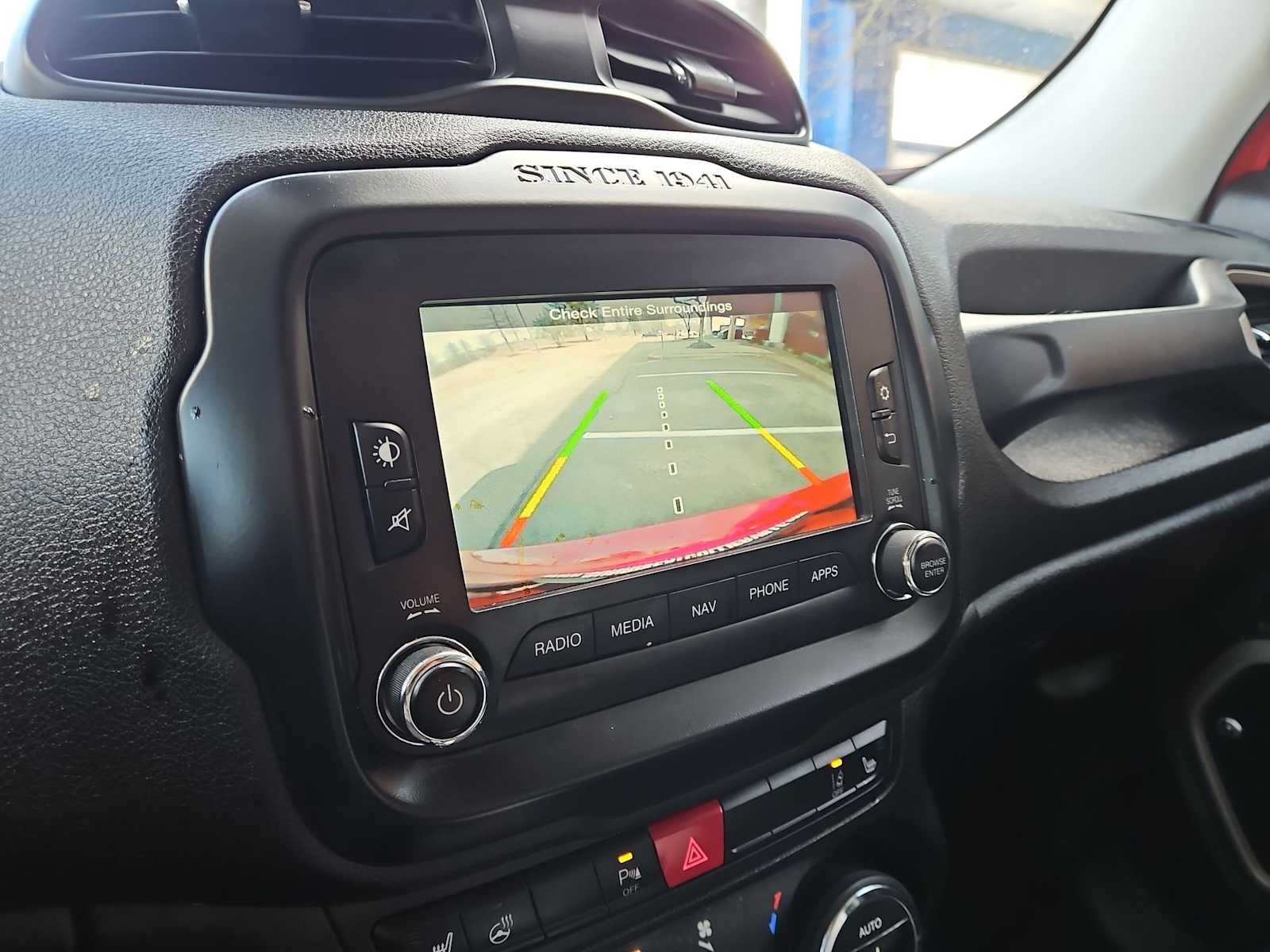 Thumbnail: 2016 Jeep Renegade - 29