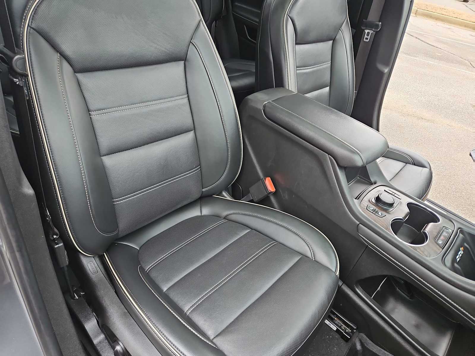 Thumbnail: 2021 GMC Acadia - 24