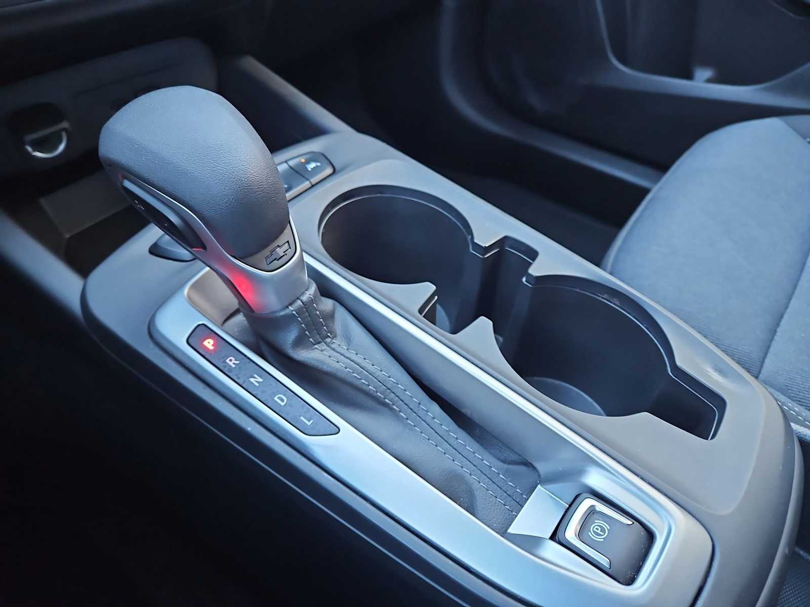 Thumbnail: 2025 Chevrolet Trax - 32