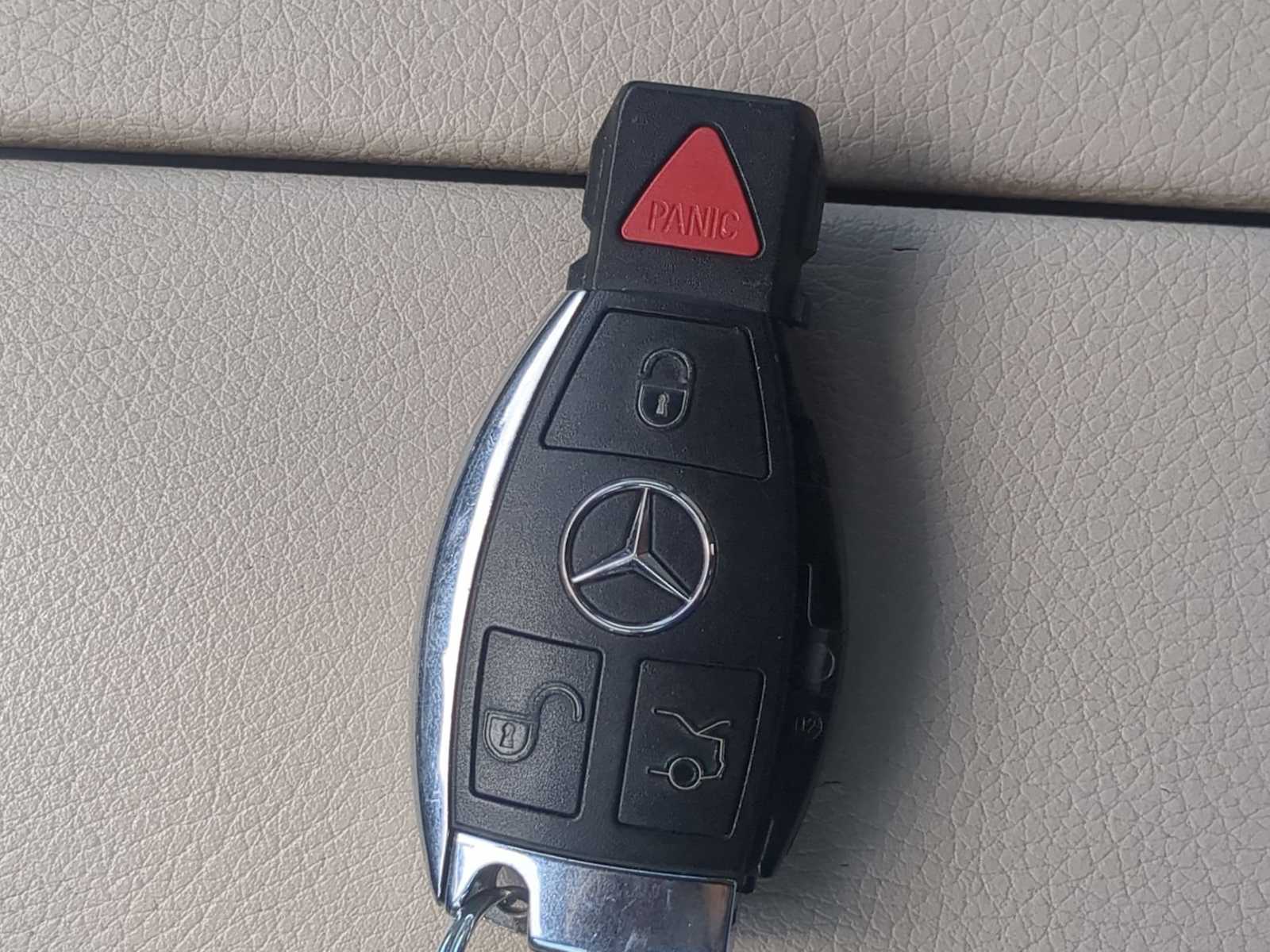 Thumbnail: 2018 Mercedes-Benz GLC - 32