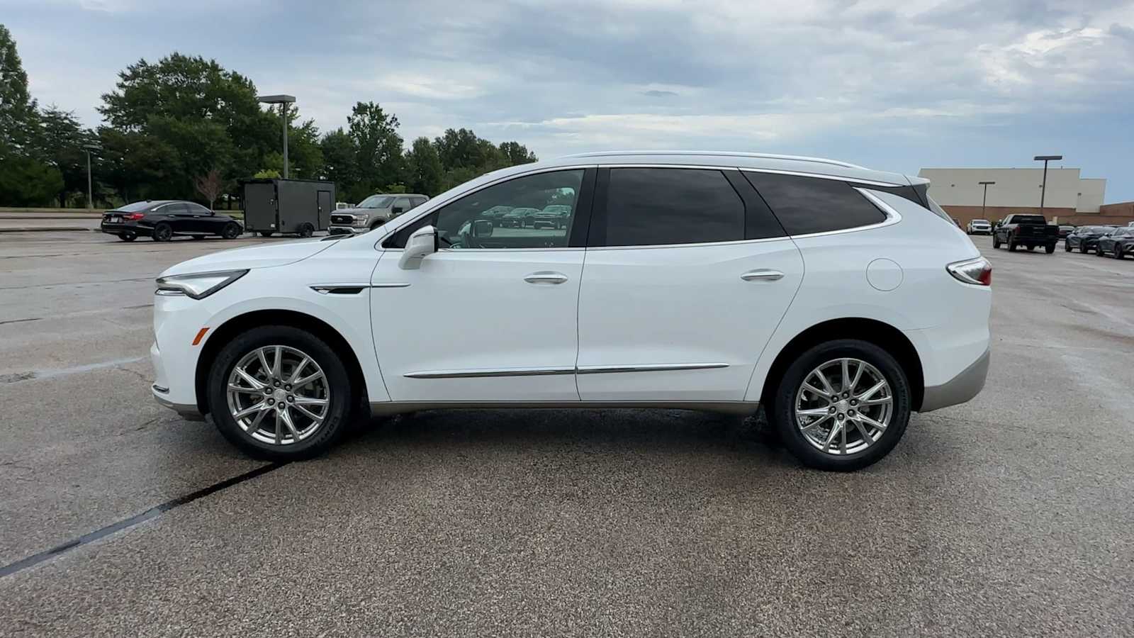 Thumbnail: 2022 Buick Enclave - 5