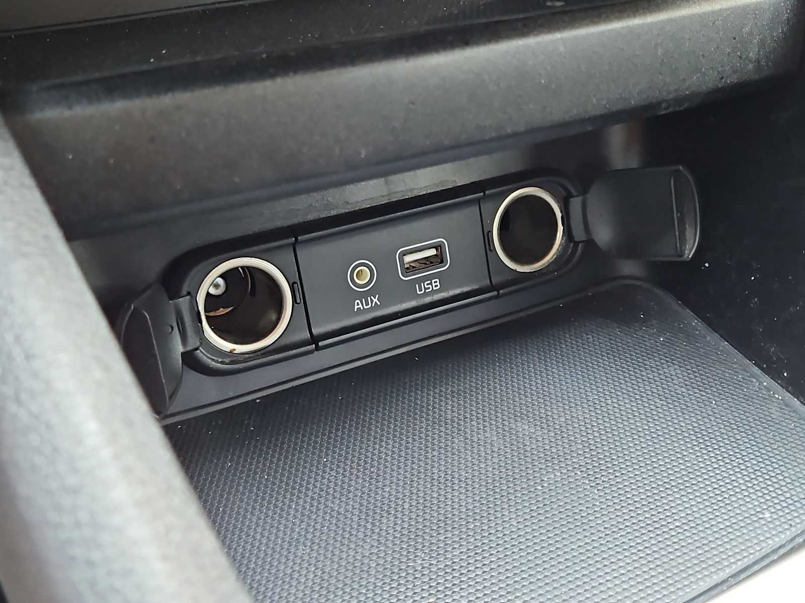 Thumbnail: 2019 Kia Forte - 31