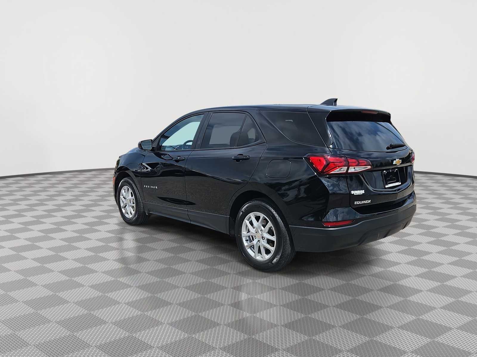 Thumbnail: 2023 Chevrolet Equinox - 6