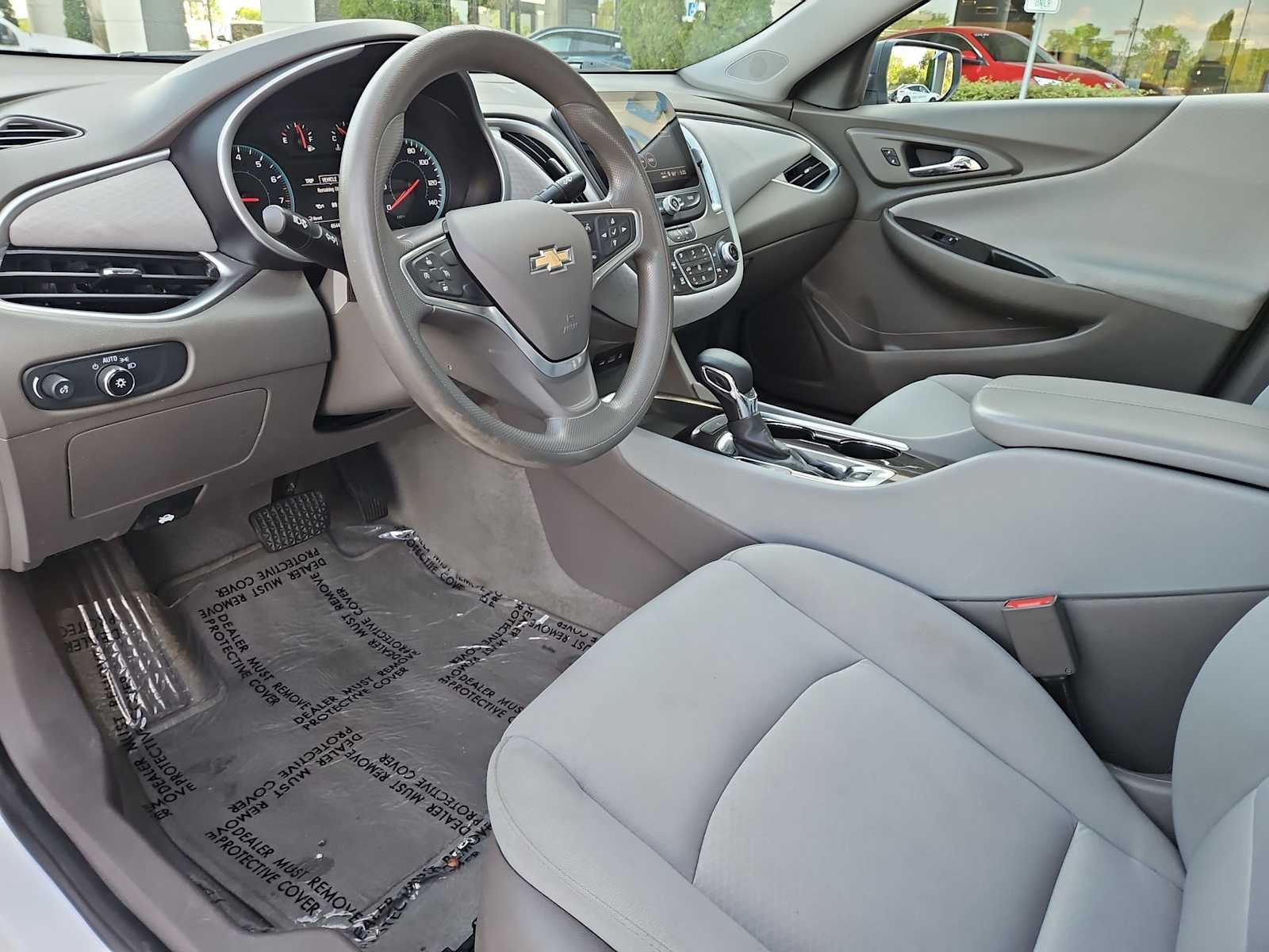 Thumbnail: 2022 Chevrolet Malibu - 10