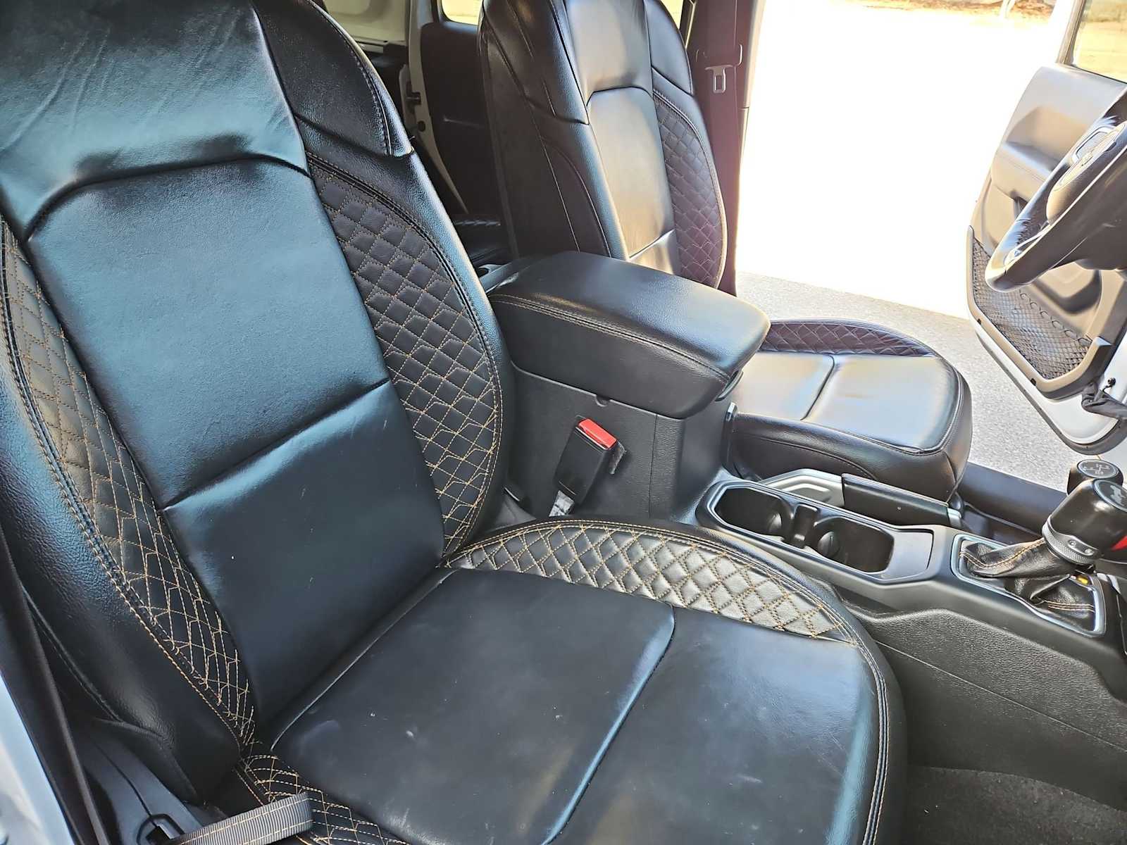 Thumbnail: 2021 Jeep Wrangler - 22