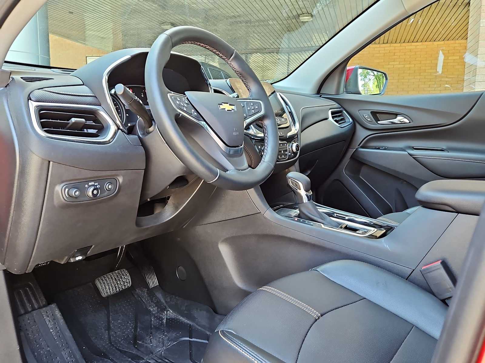 Thumbnail: 2023 Chevrolet Equinox - 10