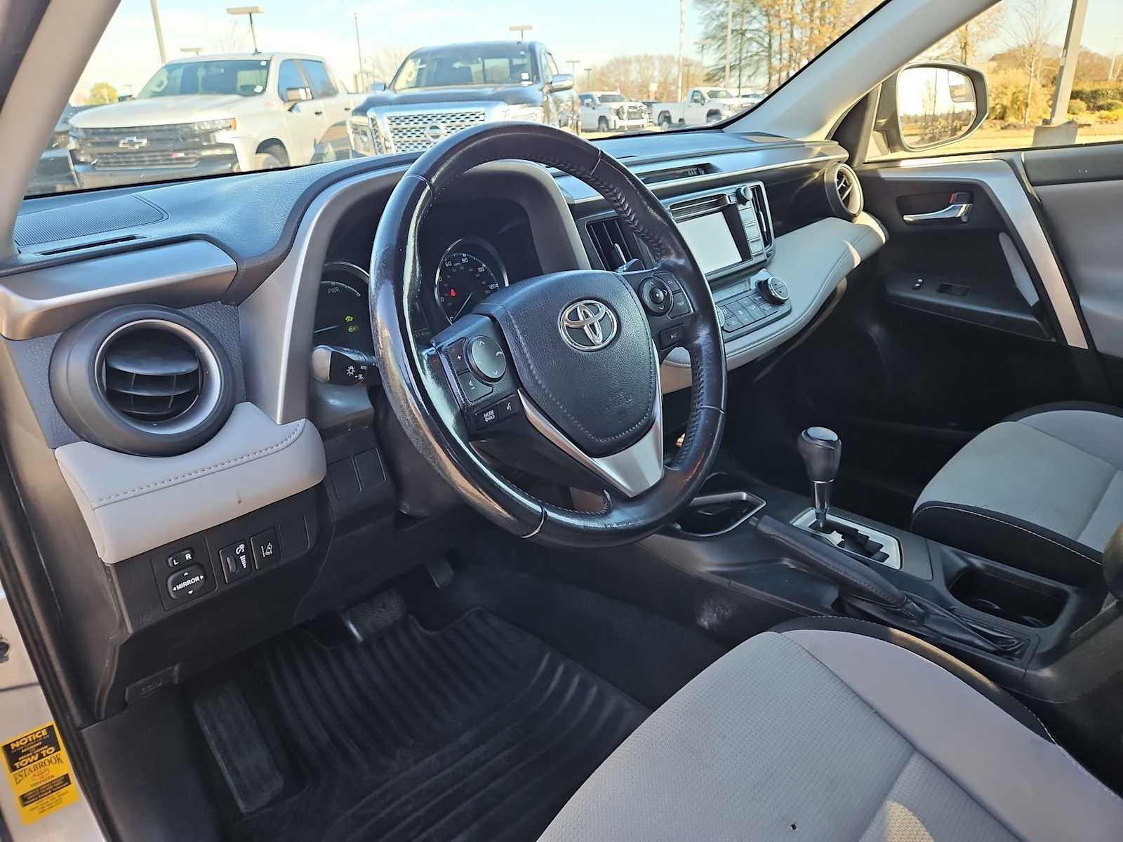 Thumbnail: 2017 Toyota RAV4 - 10