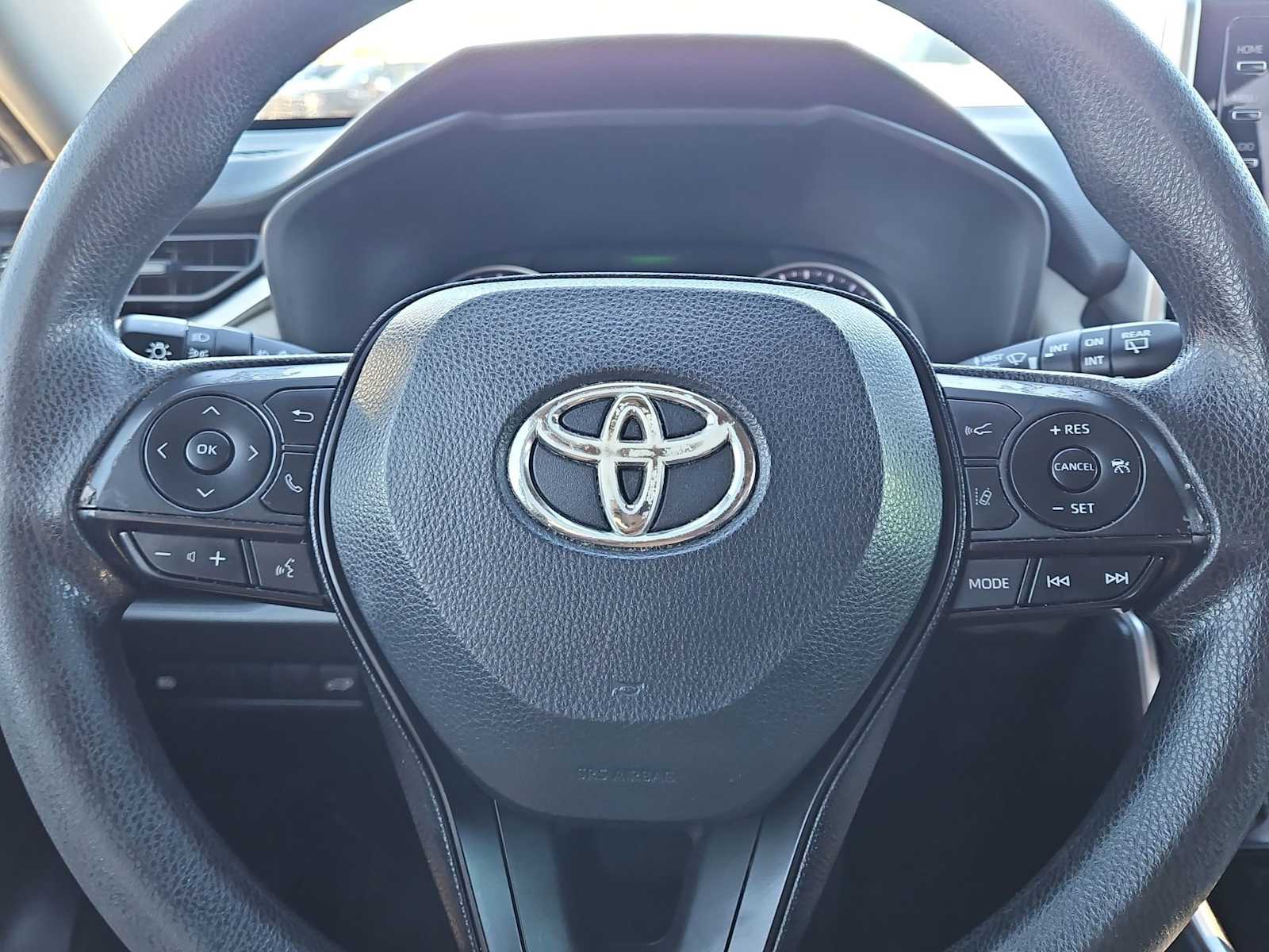 Thumbnail: 2019 Toyota RAV4 - 24