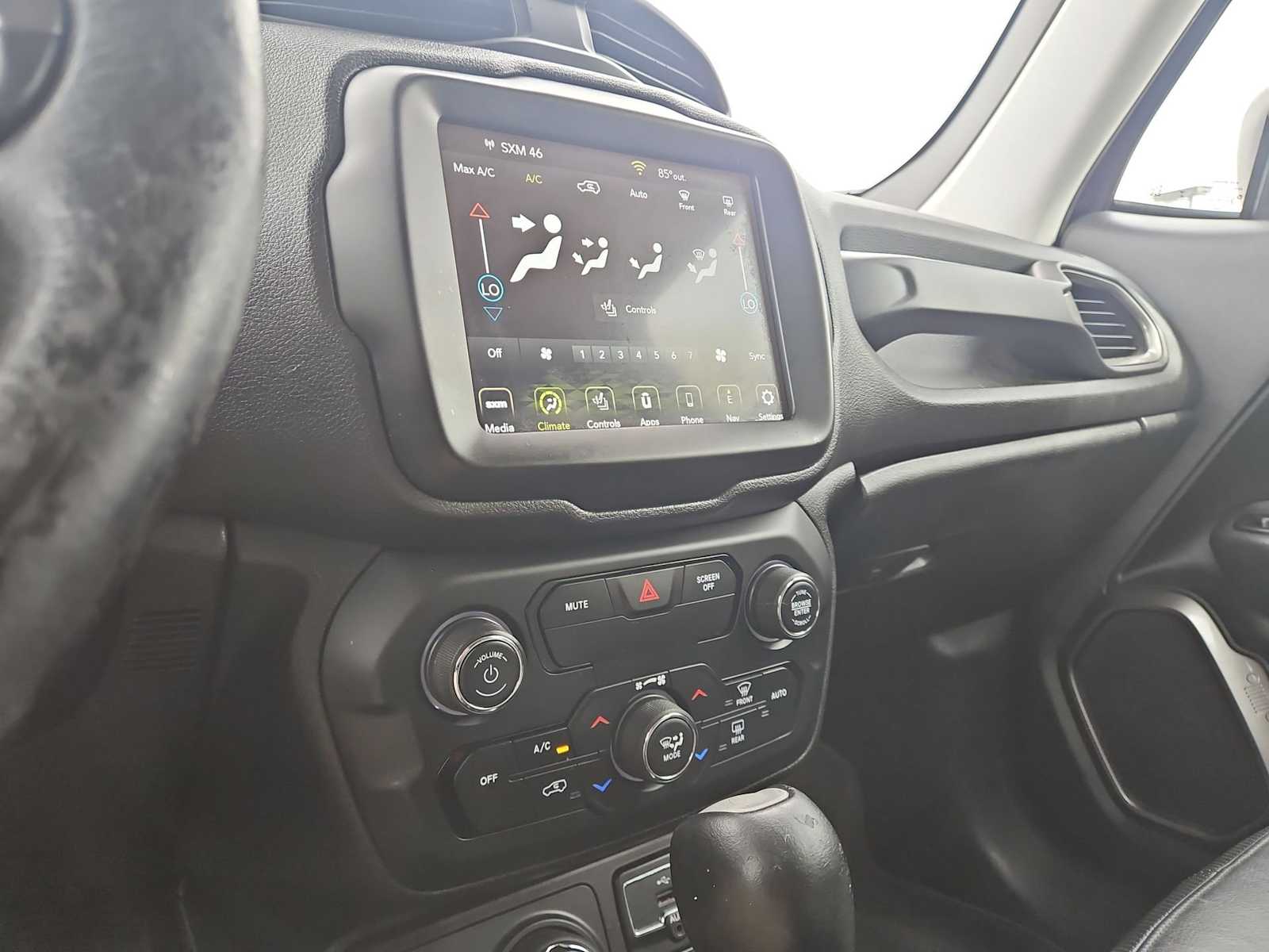 Thumbnail: 2019 Jeep Renegade - 49