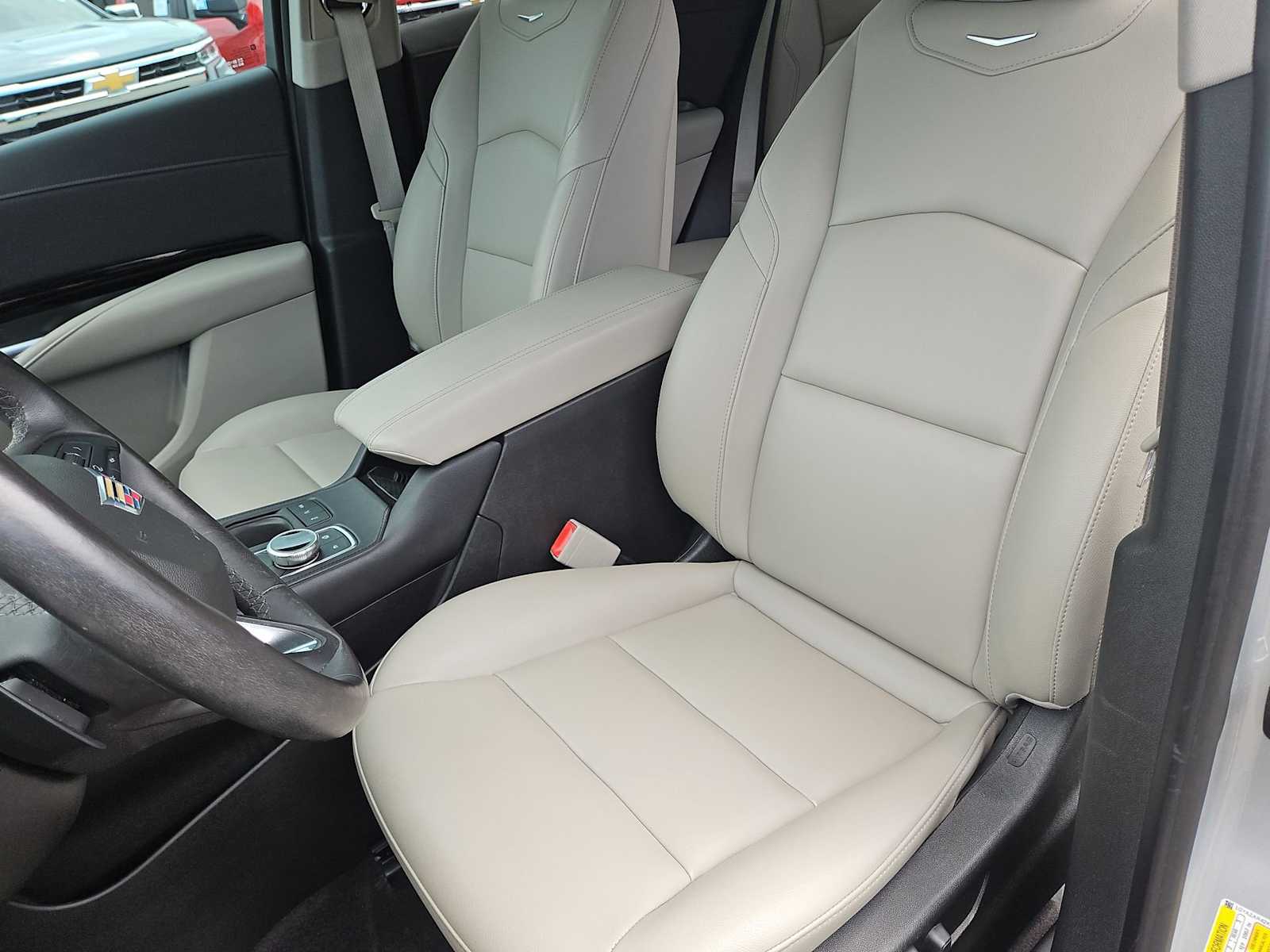 Thumbnail: 2019 Cadillac XT4 - 17