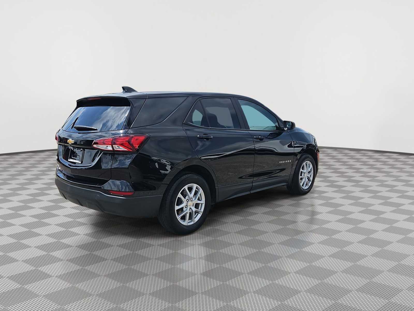 Thumbnail: 2023 Chevrolet Equinox - 8
