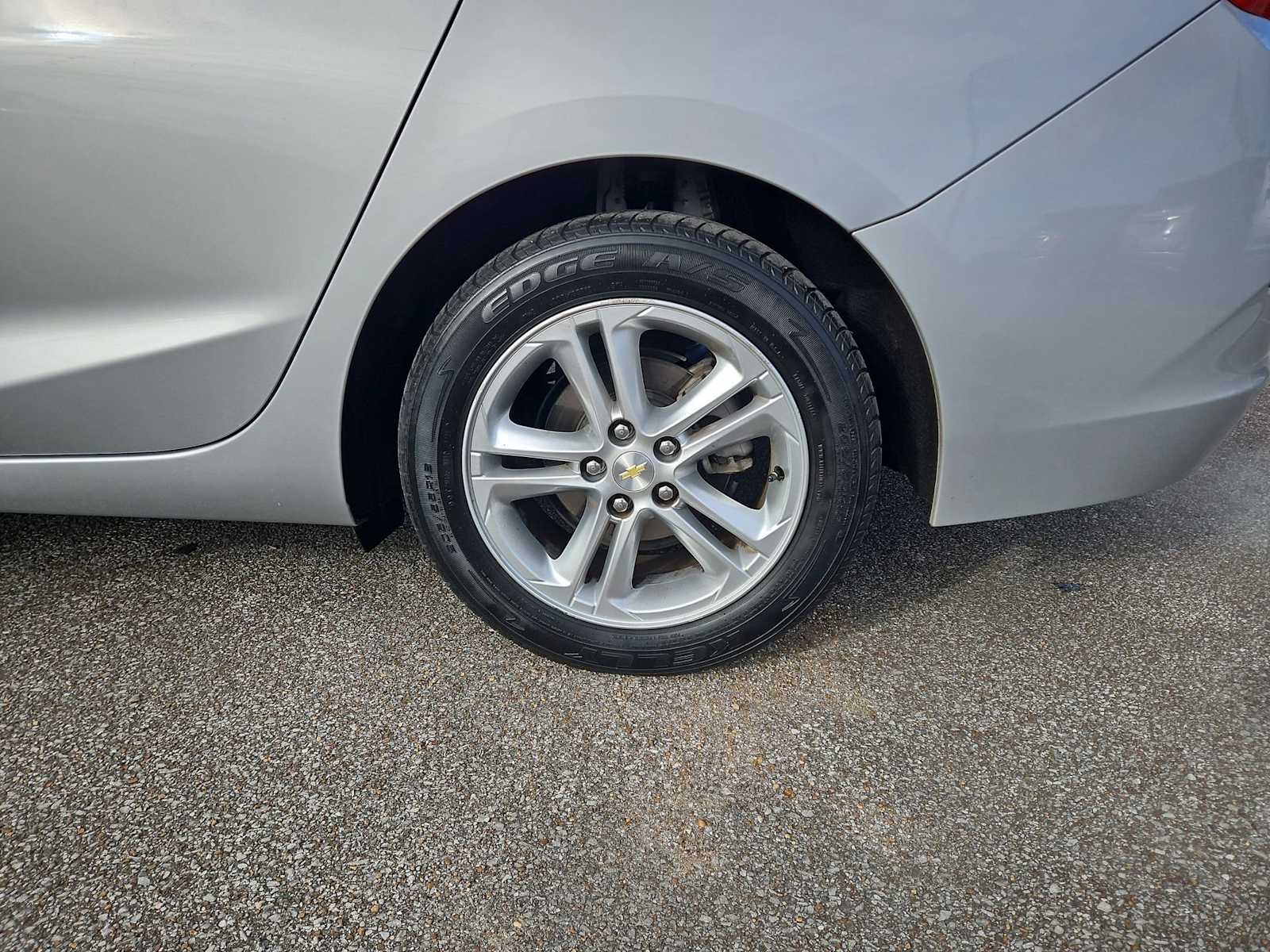 Thumbnail: 2017 Chevrolet Cruze - 13