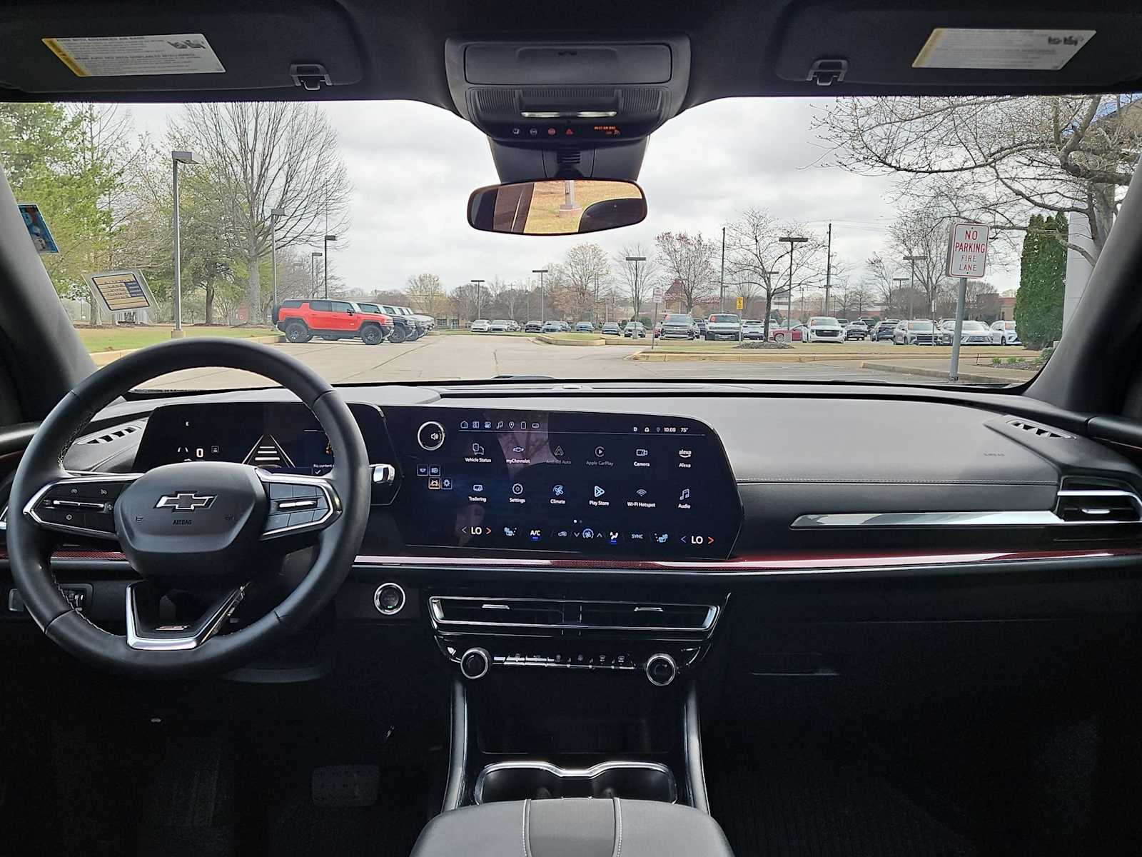 Thumbnail: 2025 Chevrolet Traverse - 16