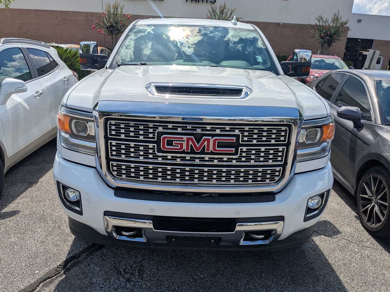 Thumbnail: 2019 GMC Sierra 2500 - 2