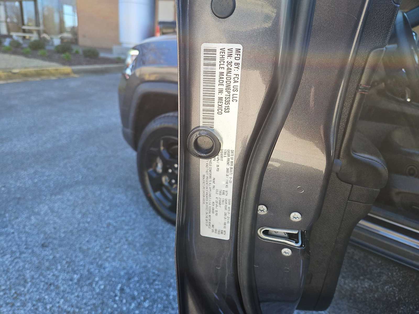 Thumbnail: 2023 Jeep Compass - 38