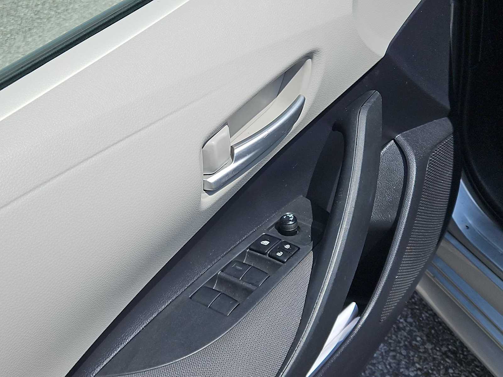 Thumbnail: 2021 Toyota Corolla - 17