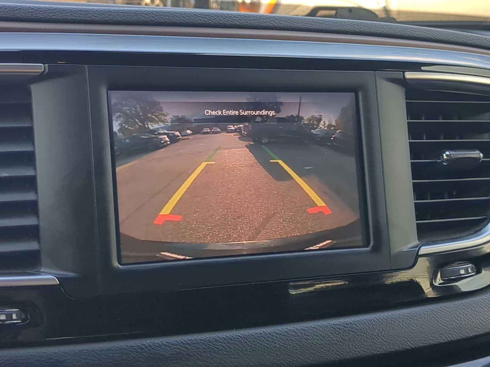 Thumbnail: 2023 Chrysler Voyager - 27