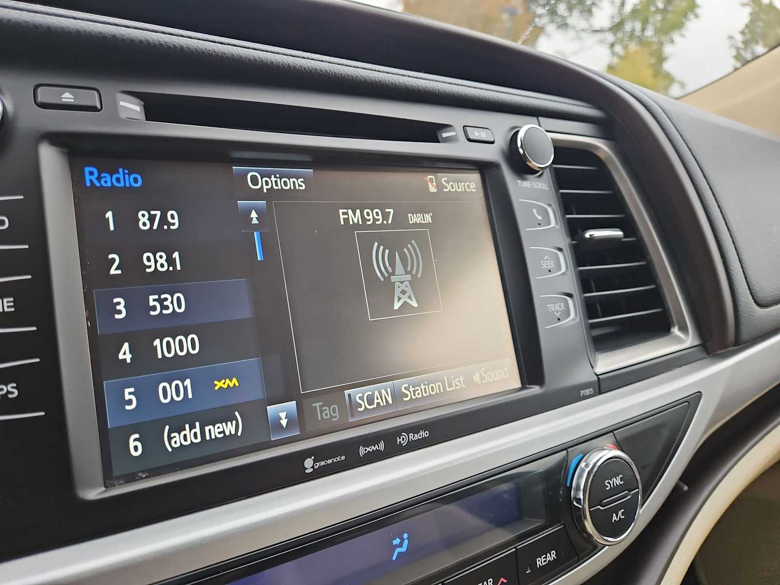 Thumbnail: 2019 Toyota Highlander - 31